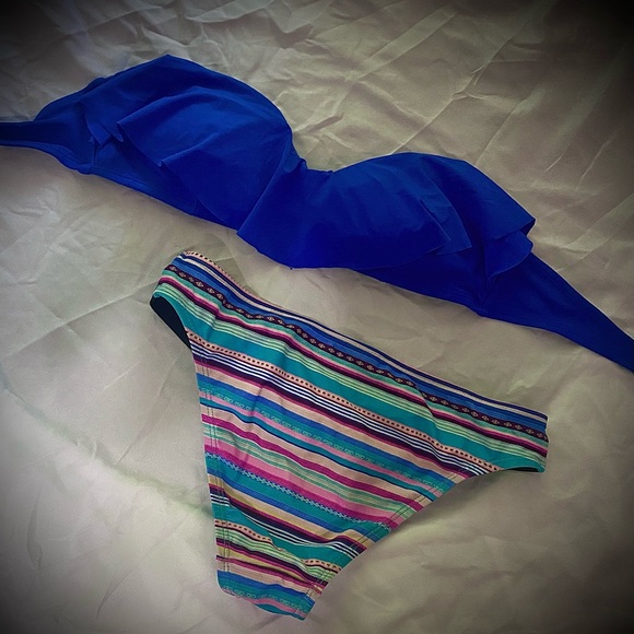 Strapless ruffle bikini w/stripe bottoms Sz sm - Picture 5 of 13